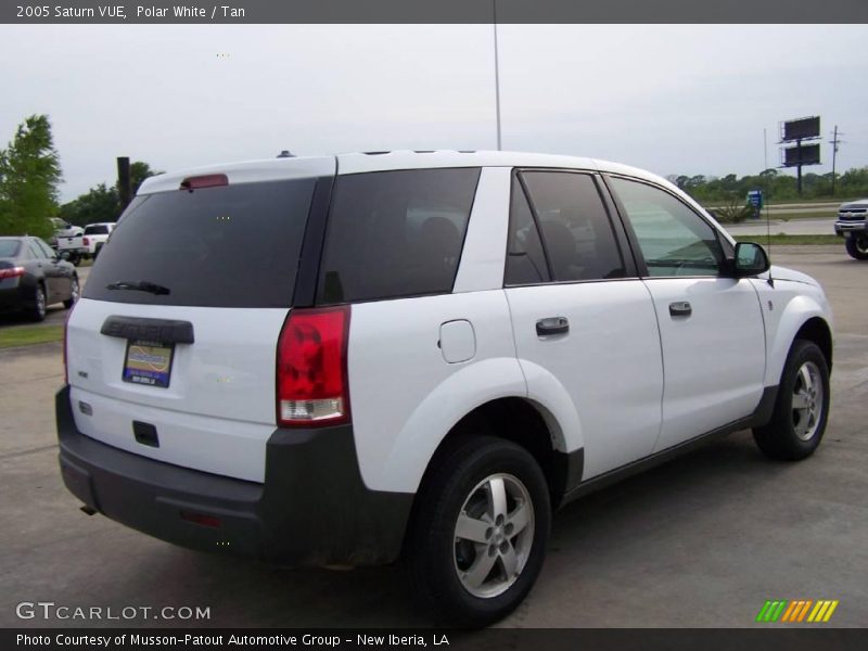 Polar White / Tan 2005 Saturn VUE