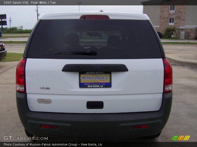 Polar White / Tan 2005 Saturn VUE