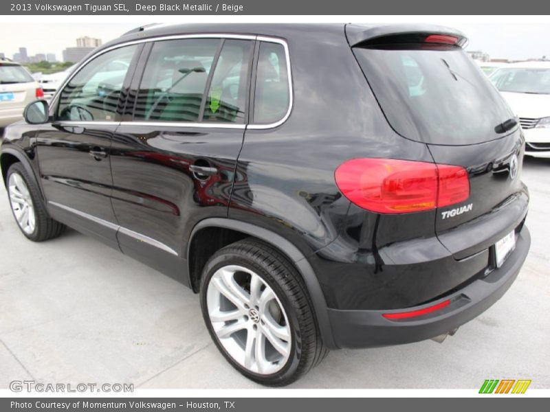 Deep Black Metallic / Beige 2013 Volkswagen Tiguan SEL