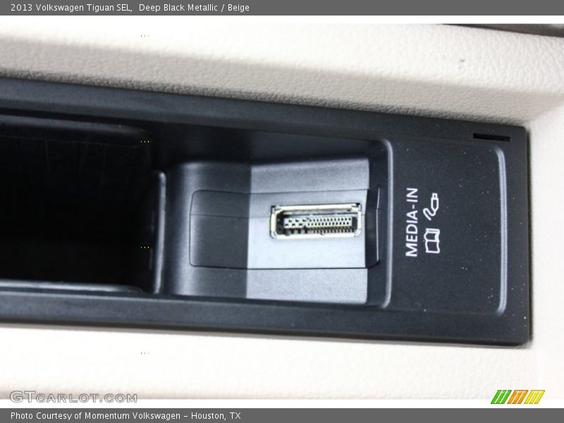 Deep Black Metallic / Beige 2013 Volkswagen Tiguan SEL