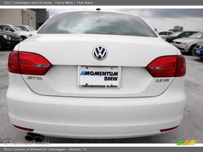 Candy White / Titan Black 2012 Volkswagen Jetta SE Sedan