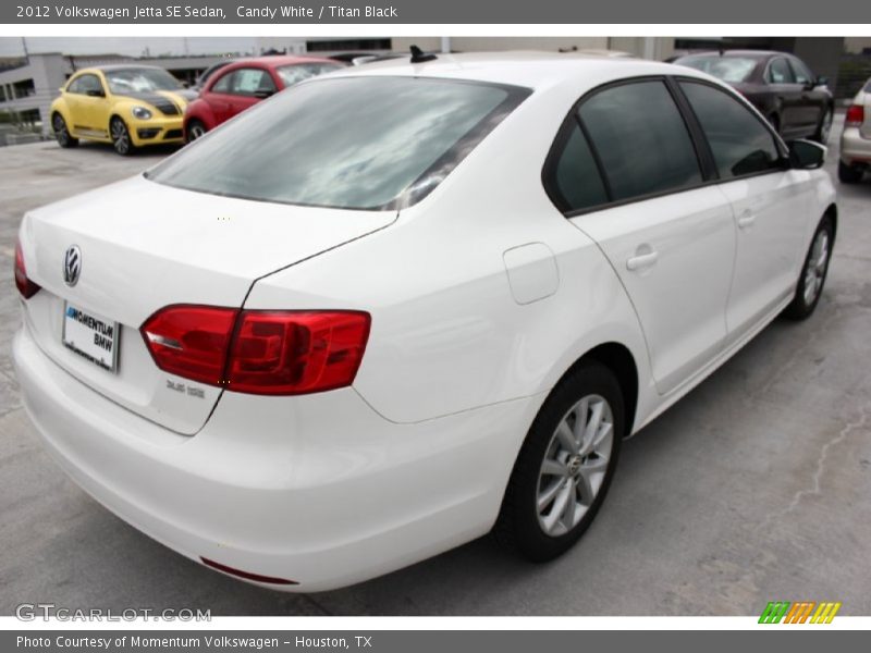 Candy White / Titan Black 2012 Volkswagen Jetta SE Sedan