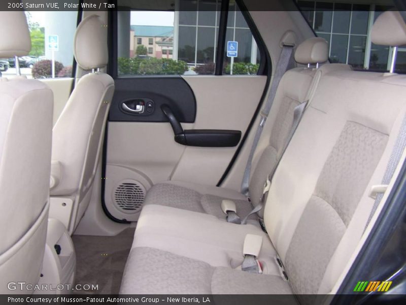 Polar White / Tan 2005 Saturn VUE