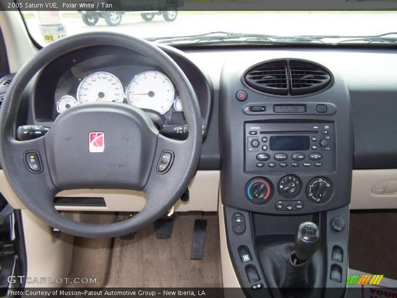 Polar White / Tan 2005 Saturn VUE