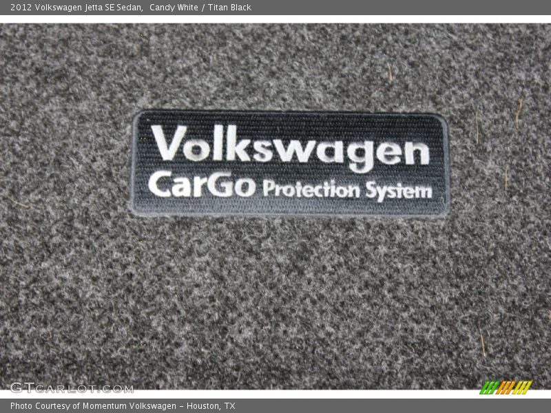 Candy White / Titan Black 2012 Volkswagen Jetta SE Sedan