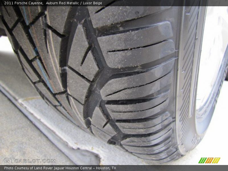 Auburn Red Metallic / Luxor Beige 2011 Porsche Cayenne