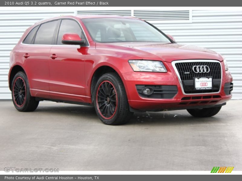 Garnet Red Pearl Effect / Black 2010 Audi Q5 3.2 quattro