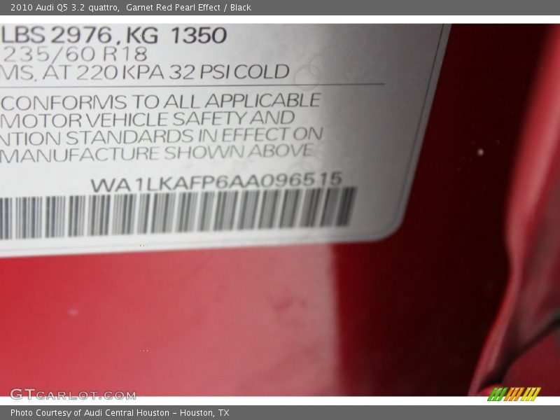 Garnet Red Pearl Effect / Black 2010 Audi Q5 3.2 quattro