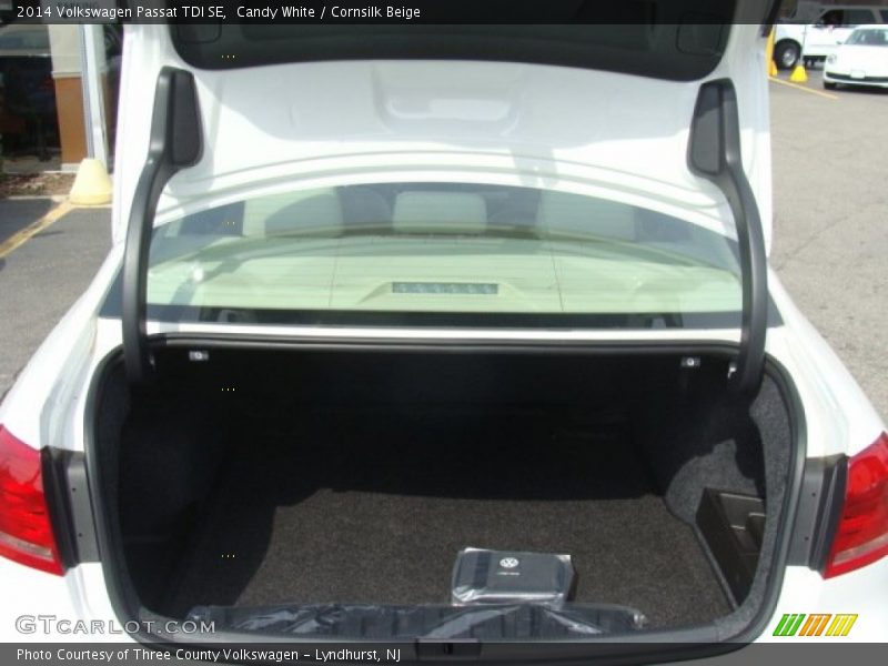 Candy White / Cornsilk Beige 2014 Volkswagen Passat TDI SE