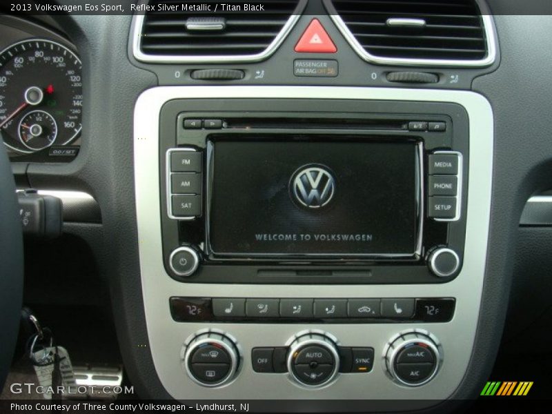 Reflex Silver Metallic / Titan Black 2013 Volkswagen Eos Sport