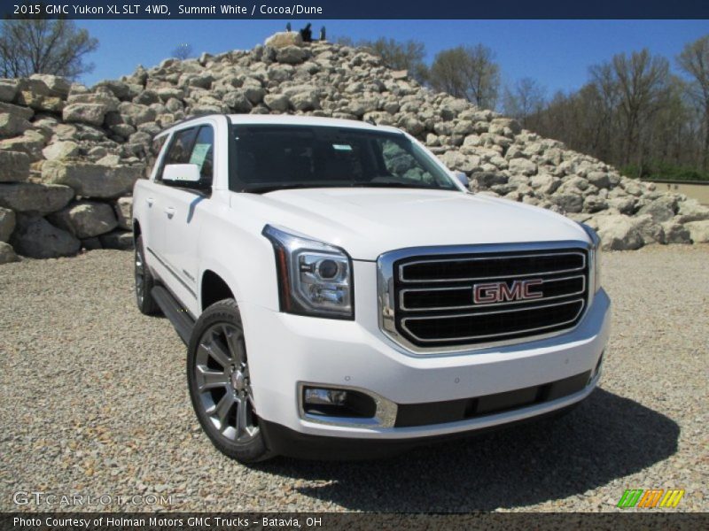 Front 3/4 View of 2015 Yukon XL SLT 4WD