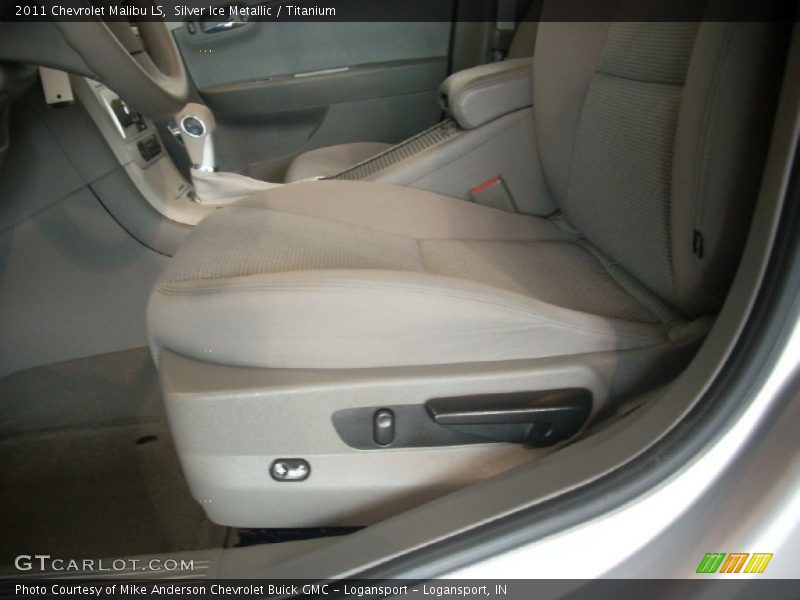 Silver Ice Metallic / Titanium 2011 Chevrolet Malibu LS