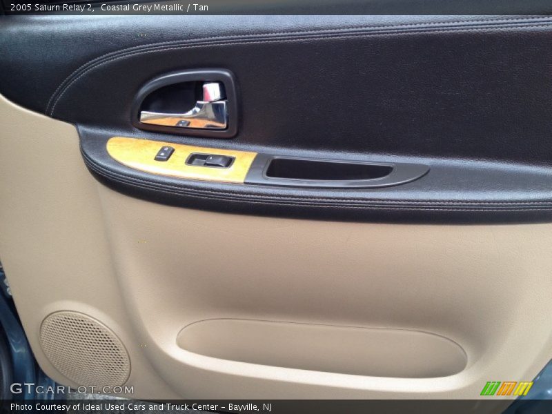 Coastal Grey Metallic / Tan 2005 Saturn Relay 2