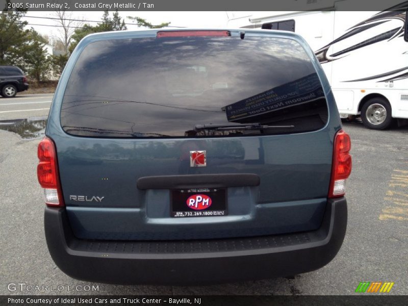 Coastal Grey Metallic / Tan 2005 Saturn Relay 2