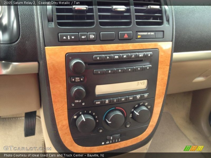 Coastal Grey Metallic / Tan 2005 Saturn Relay 2