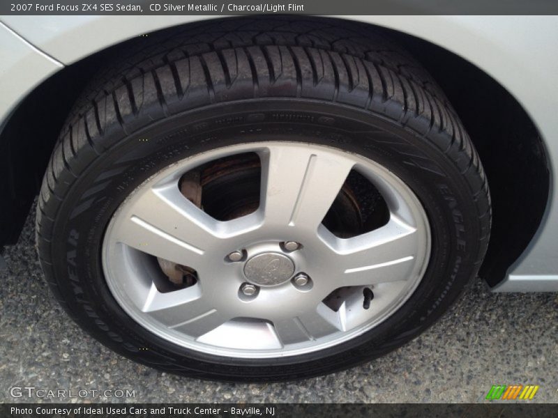 CD Silver Metallic / Charcoal/Light Flint 2007 Ford Focus ZX4 SES Sedan