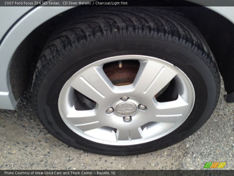 CD Silver Metallic / Charcoal/Light Flint 2007 Ford Focus ZX4 SES Sedan