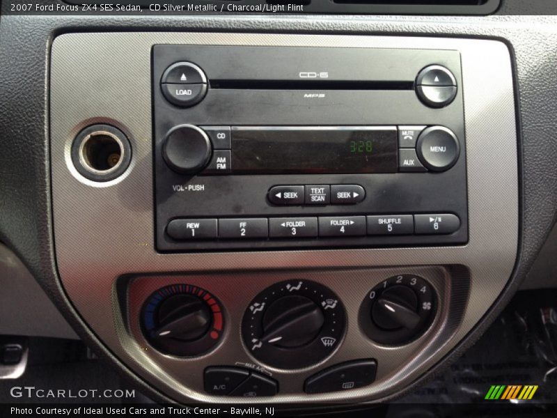 CD Silver Metallic / Charcoal/Light Flint 2007 Ford Focus ZX4 SES Sedan