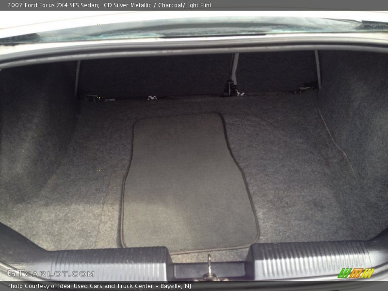 CD Silver Metallic / Charcoal/Light Flint 2007 Ford Focus ZX4 SES Sedan