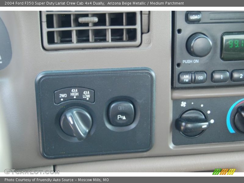 Arizona Beige Metallic / Medium Parchment 2004 Ford F350 Super Duty Lariat Crew Cab 4x4 Dually