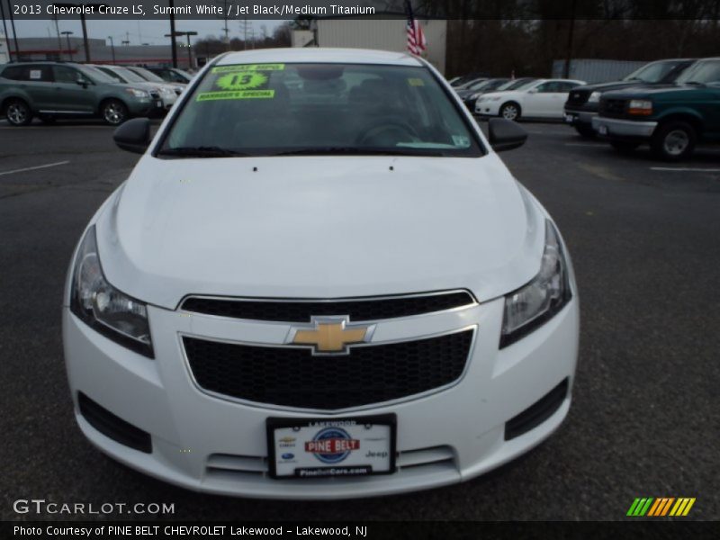 Summit White / Jet Black/Medium Titanium 2013 Chevrolet Cruze LS