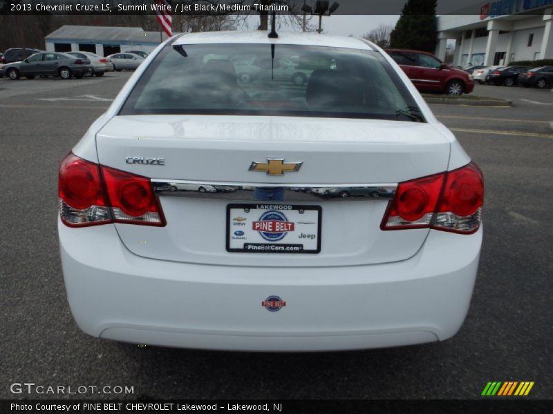 Summit White / Jet Black/Medium Titanium 2013 Chevrolet Cruze LS