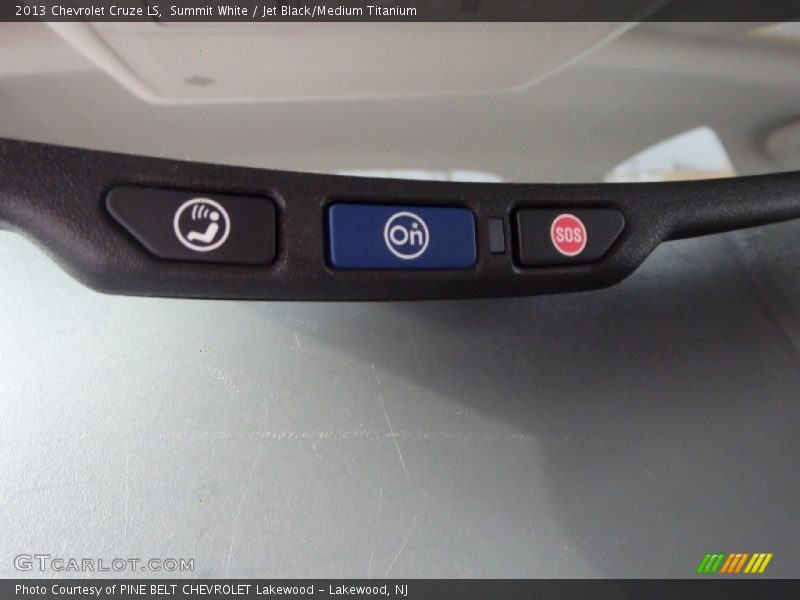 Summit White / Jet Black/Medium Titanium 2013 Chevrolet Cruze LS