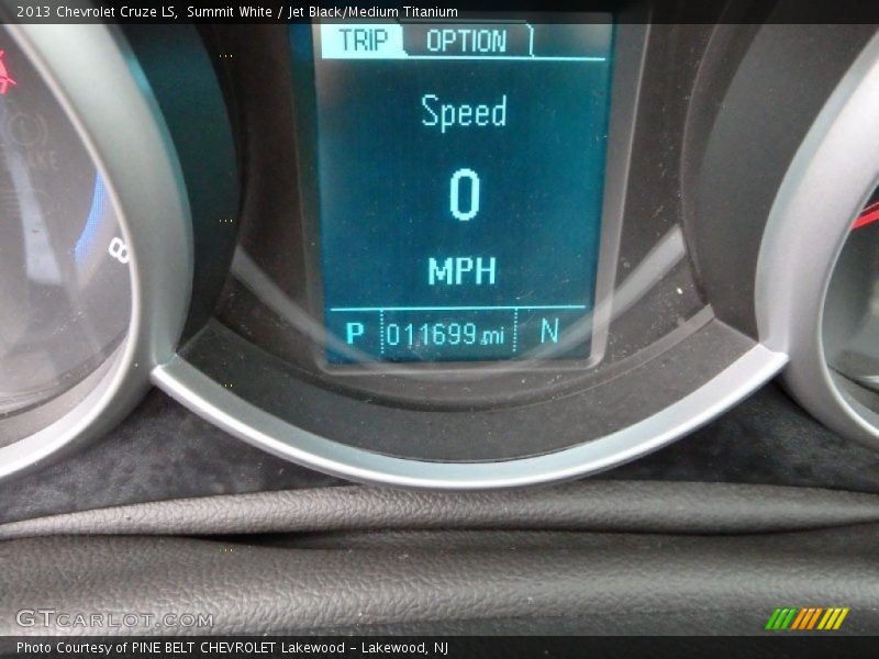Summit White / Jet Black/Medium Titanium 2013 Chevrolet Cruze LS
