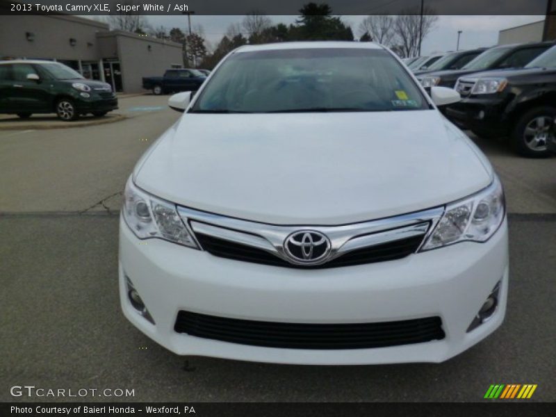 Super White / Ash 2013 Toyota Camry XLE