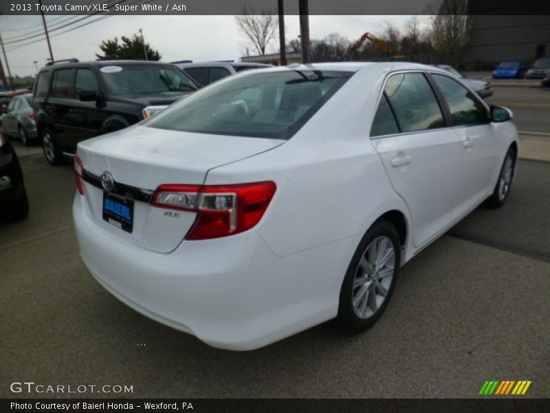 Super White / Ash 2013 Toyota Camry XLE