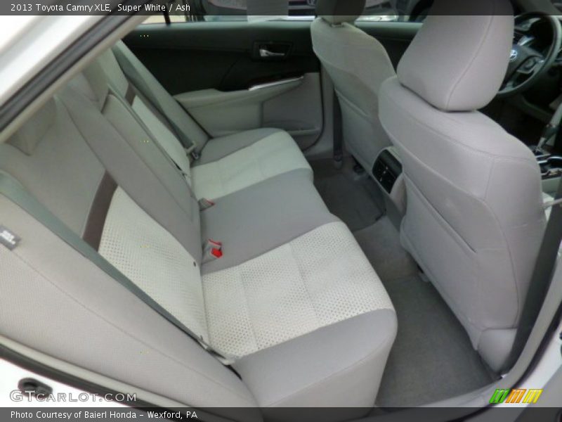 Super White / Ash 2013 Toyota Camry XLE