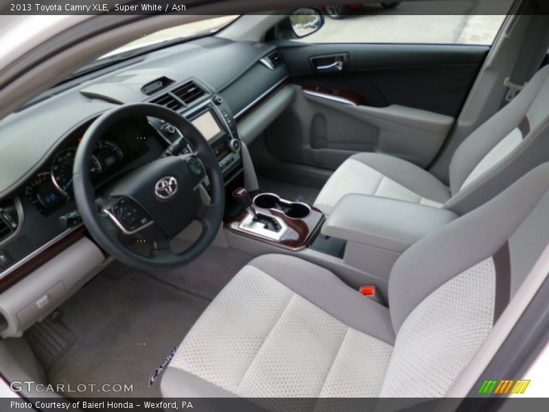 Super White / Ash 2013 Toyota Camry XLE