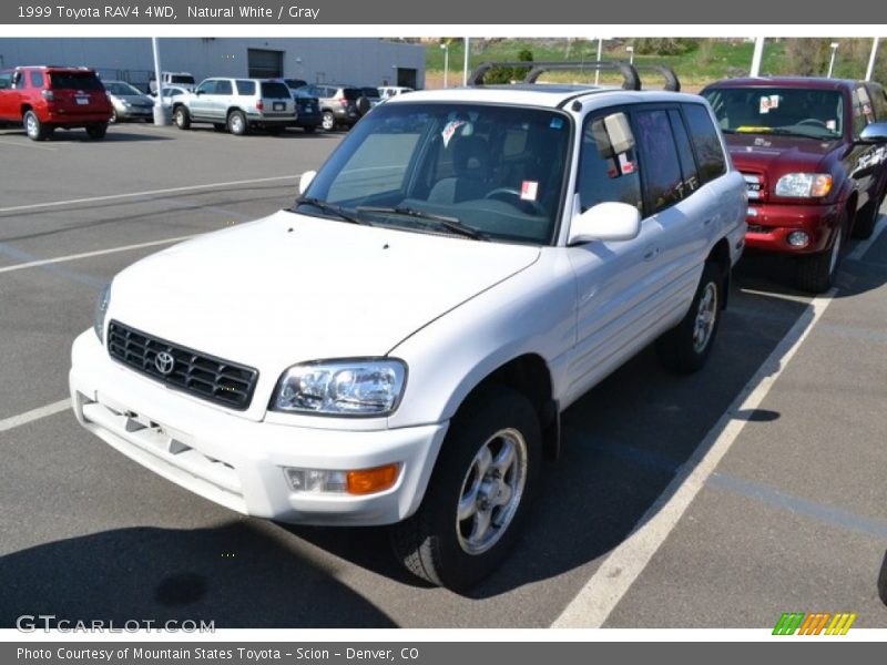 Front 3/4 View of 1999 RAV4 4WD