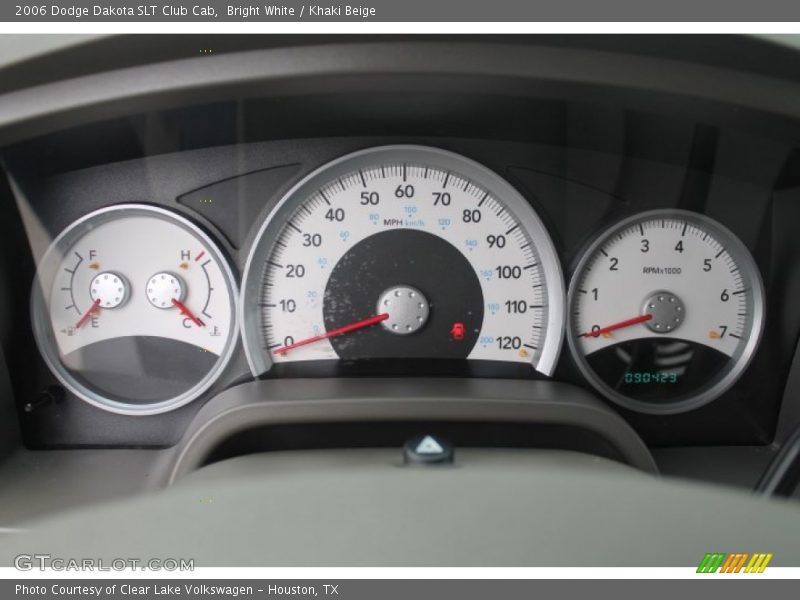 Bright White / Khaki Beige 2006 Dodge Dakota SLT Club Cab