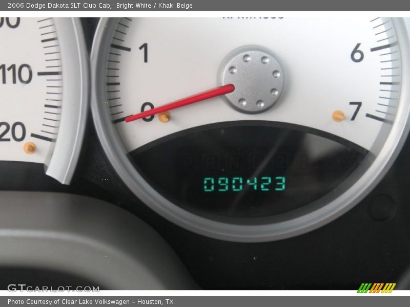 Bright White / Khaki Beige 2006 Dodge Dakota SLT Club Cab