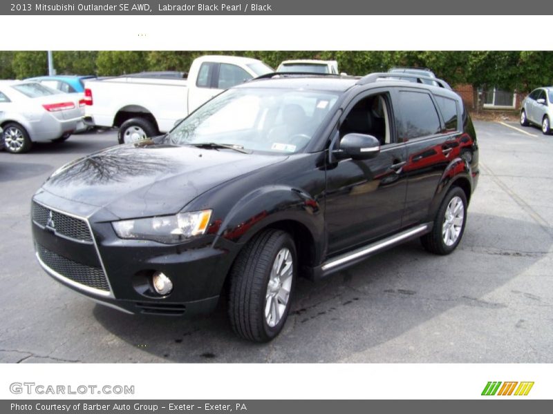 Labrador Black Pearl / Black 2013 Mitsubishi Outlander SE AWD