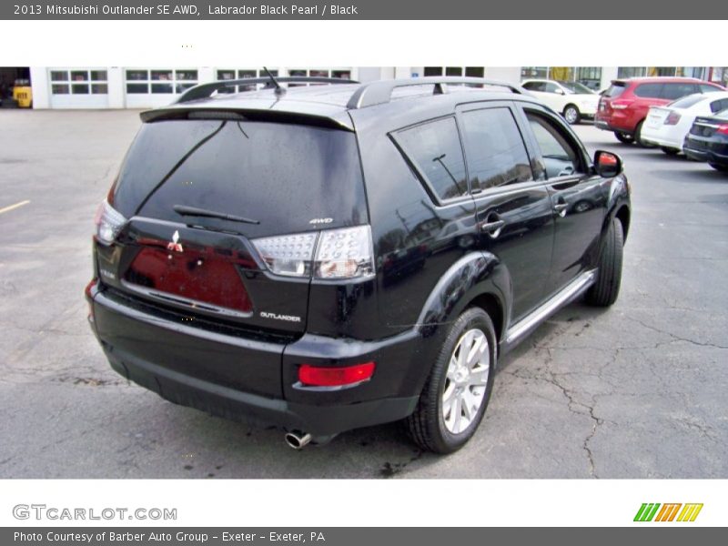 Labrador Black Pearl / Black 2013 Mitsubishi Outlander SE AWD