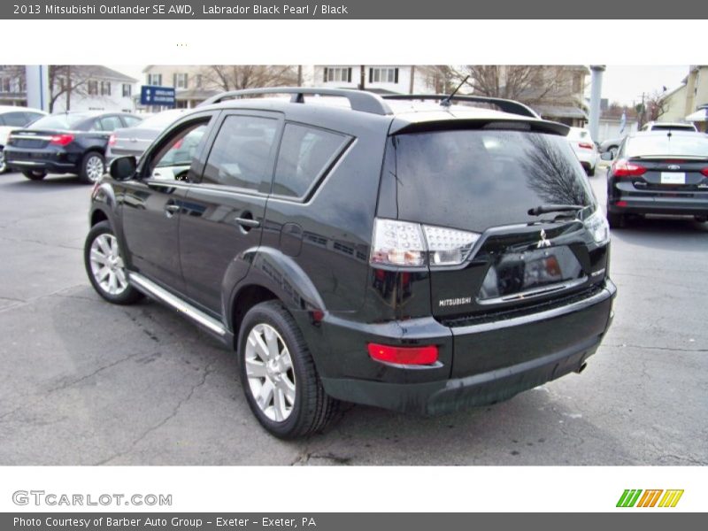 Labrador Black Pearl / Black 2013 Mitsubishi Outlander SE AWD