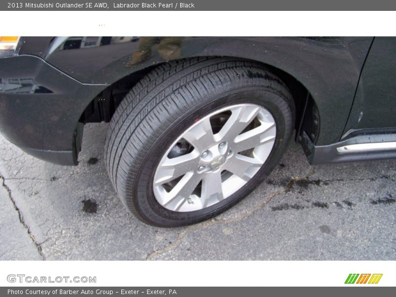 Labrador Black Pearl / Black 2013 Mitsubishi Outlander SE AWD