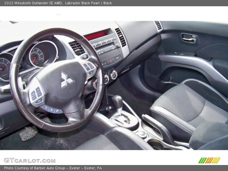 Labrador Black Pearl / Black 2013 Mitsubishi Outlander SE AWD