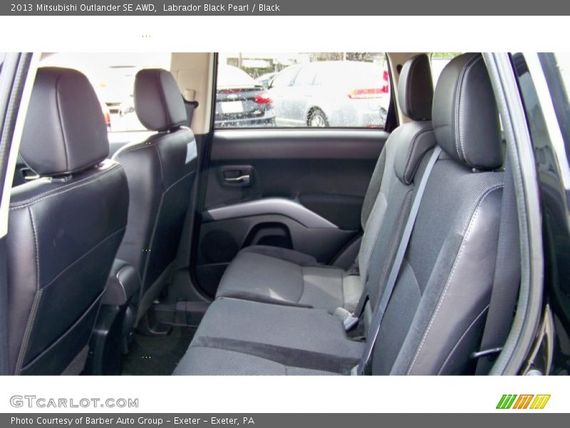 Labrador Black Pearl / Black 2013 Mitsubishi Outlander SE AWD