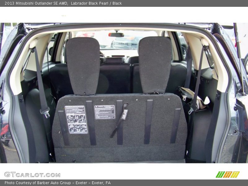 Labrador Black Pearl / Black 2013 Mitsubishi Outlander SE AWD