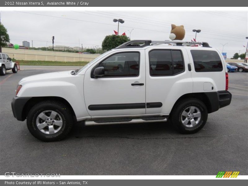 Avalanche White / Gray 2012 Nissan Xterra S