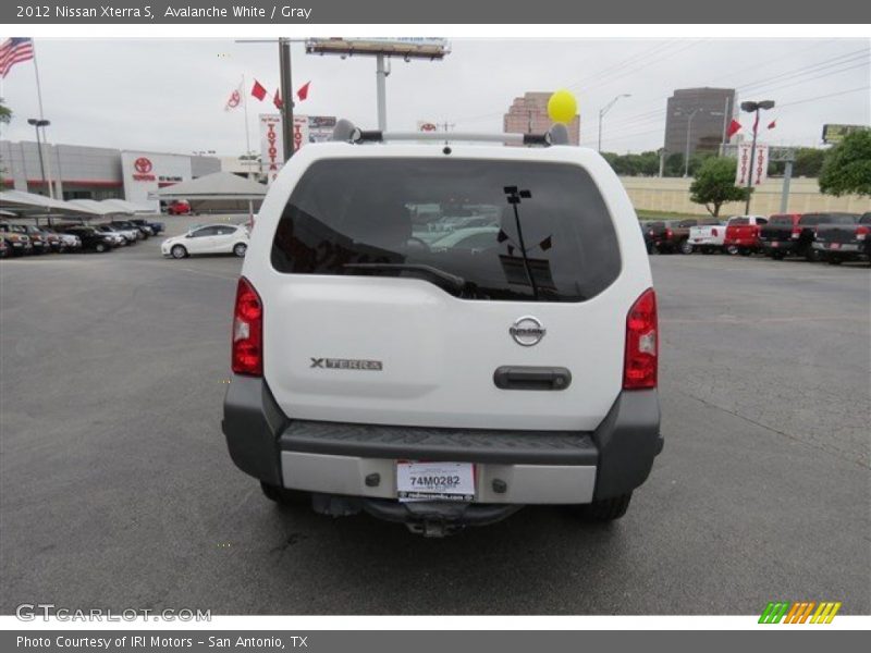 Avalanche White / Gray 2012 Nissan Xterra S