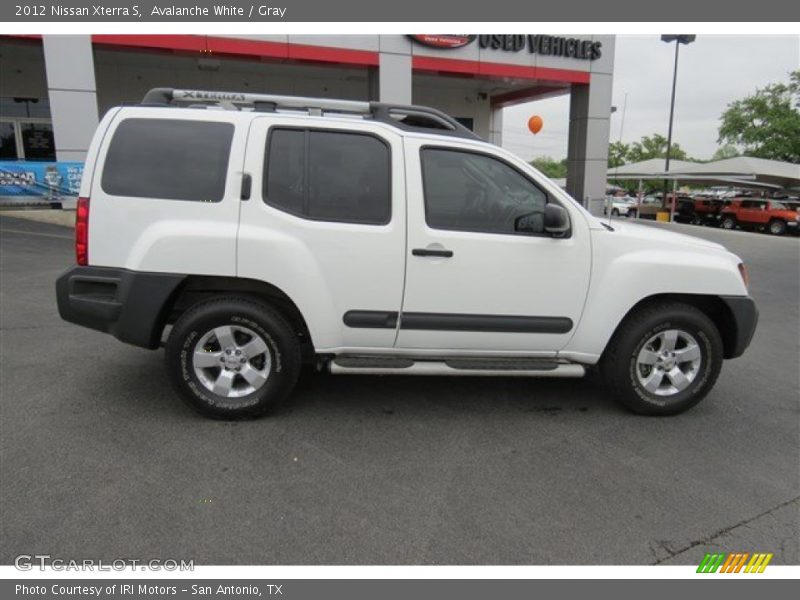 Avalanche White / Gray 2012 Nissan Xterra S