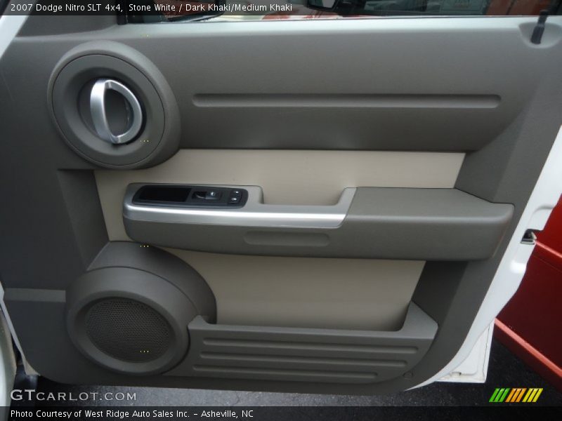 Stone White / Dark Khaki/Medium Khaki 2007 Dodge Nitro SLT 4x4