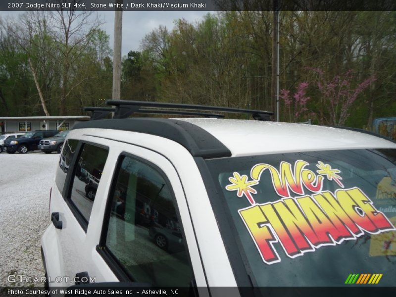 Stone White / Dark Khaki/Medium Khaki 2007 Dodge Nitro SLT 4x4