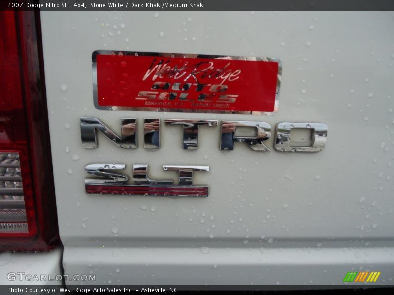 Stone White / Dark Khaki/Medium Khaki 2007 Dodge Nitro SLT 4x4