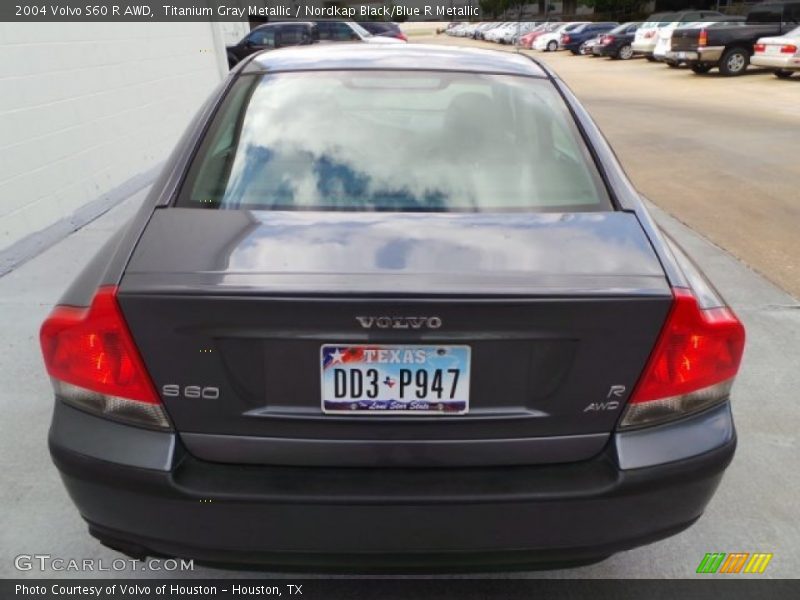 Titanium Gray Metallic / Nordkap Black/Blue R Metallic 2004 Volvo S60 R AWD