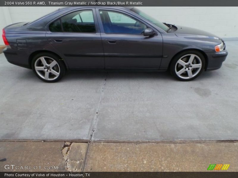 Titanium Gray Metallic / Nordkap Black/Blue R Metallic 2004 Volvo S60 R AWD